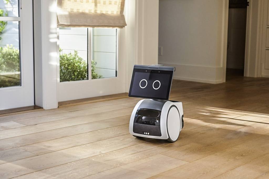 Astro da Amazon: robô é projetado para realizar tarefas como monitoramento doméstico, configurar rotinas e lembretes e pode tocar música (Amazon/Divulgação)