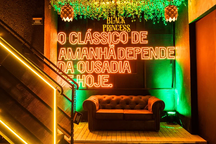 Black Princess House: bar temporário do Grupo Petrópolis em São Paulo (ATME-Foto/Reprodução)