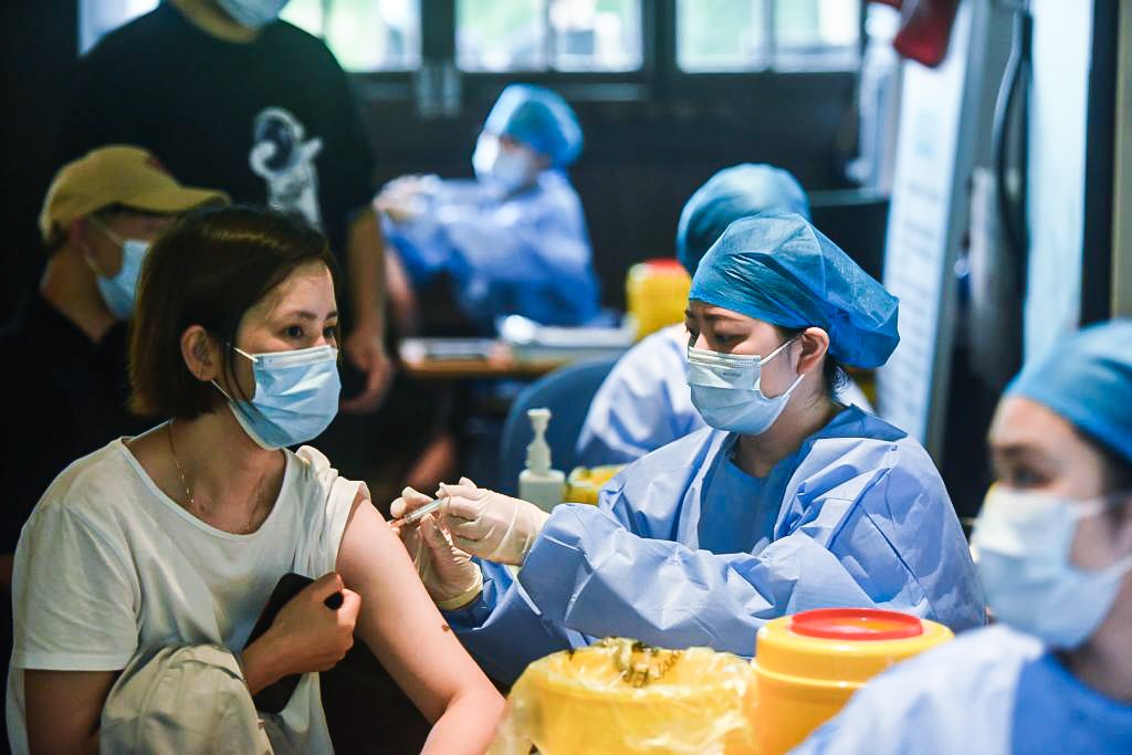 Mais de 70% de população da China já está imunizada contra covid
