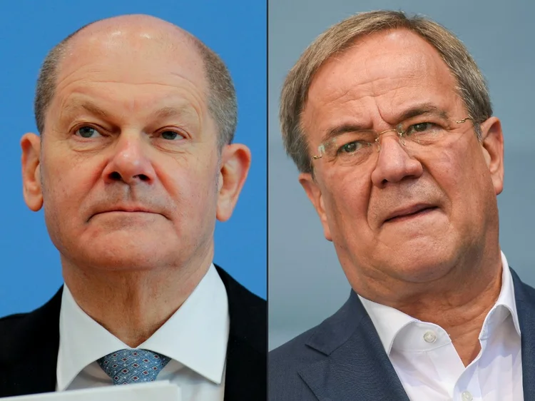 O candidato social-democrata Olaf Scholz e o candidato conservador Armin Laschet durante a votação de 26 de setembro de 2021 (Ina Fassbender/AFP)