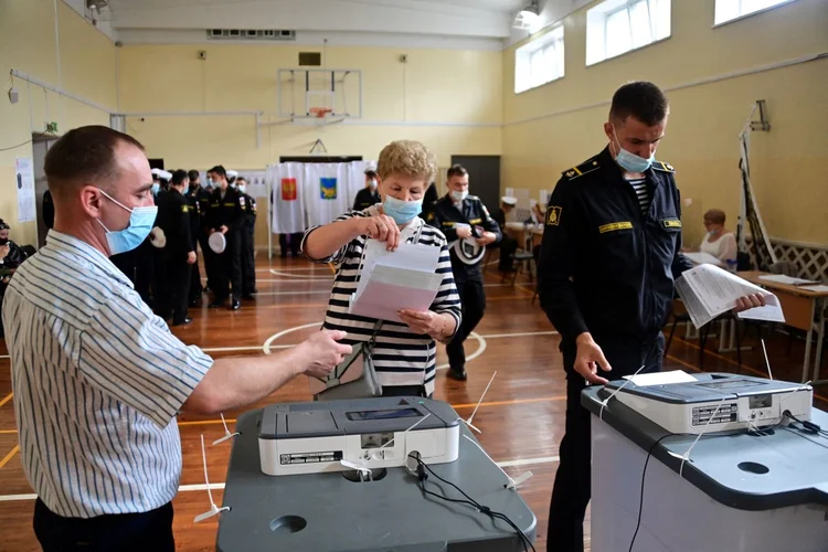 Locais de votação na Rússia: as eleições legislativas serão celebradas entre sexta-feira e domingo (Pavel Korolyov/AFP)