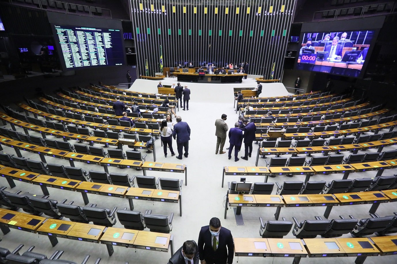 Câmara pode votar MP que aumenta valor do Auxílio Brasil em ano eleitoral