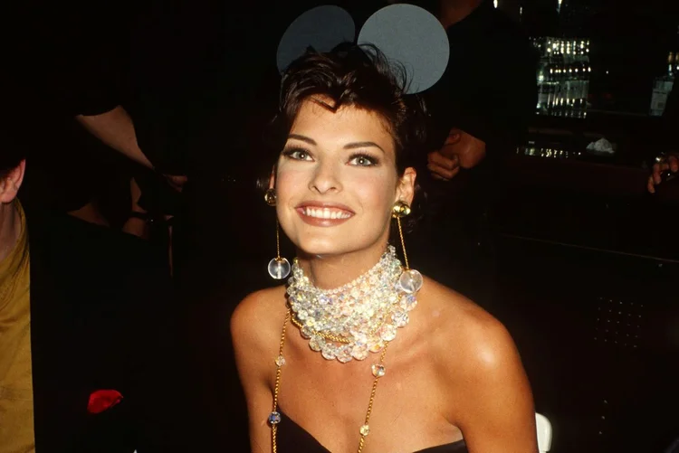 Linda Evangelista, em Paris nos anos 90: supermodelo realizou cinco anos atrás uma criolipólise, tratamento de emagrecimento que promete eliminar a gordura por congelamento (Foc Kan/WireImage/Getty Images)