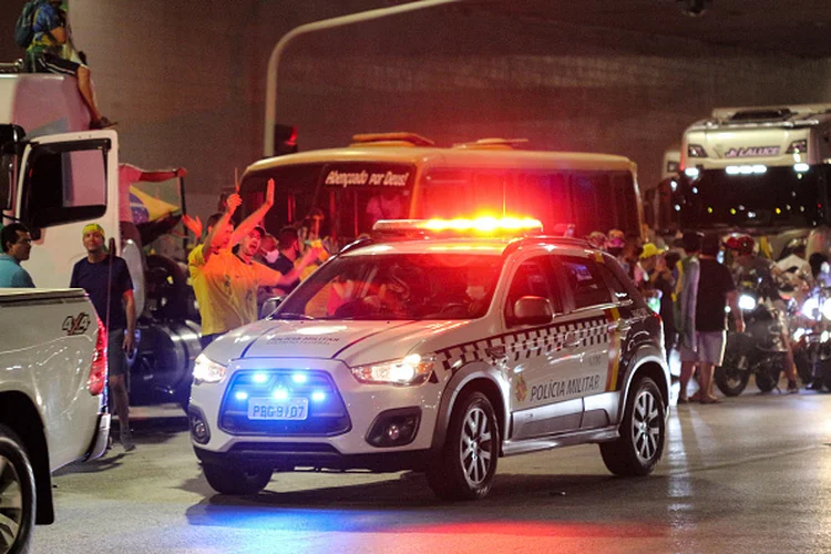 Apoiadores do presidente Jair Bolsonaro começam a se concentrar em Brasília na noite de segunda, 6 (by Luiz Souza/NurPhoto via Getty Images/Getty Images)