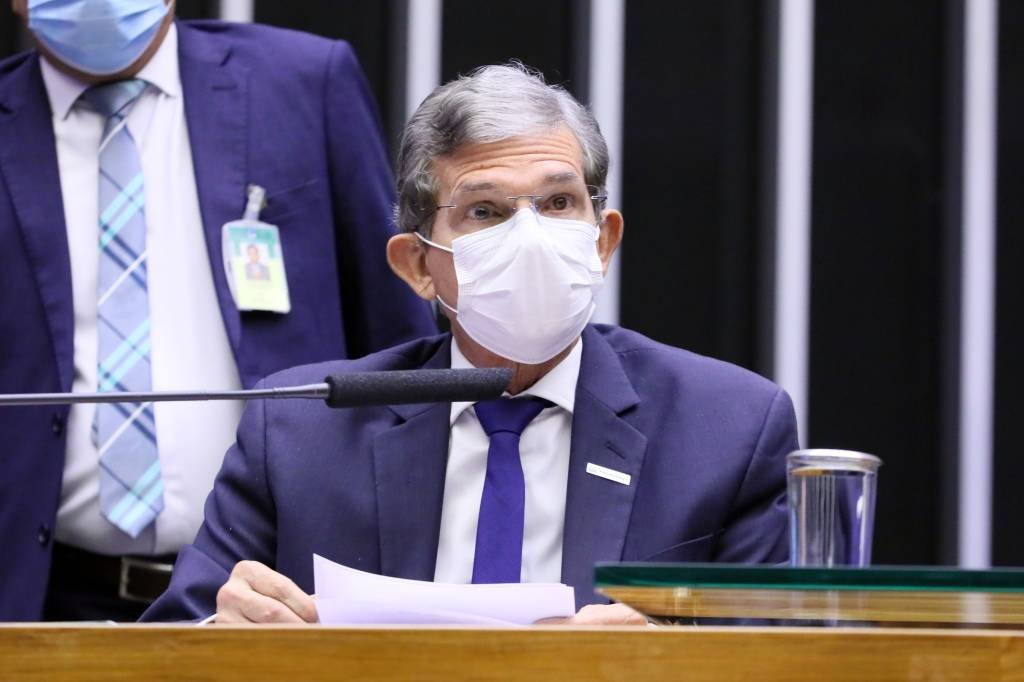Presidente da Petrobras participa de debate na Câmara sobre a situação da operação das termelétricas e do o preço dos combustíveis (Cleia Viana/Agência Câmara)