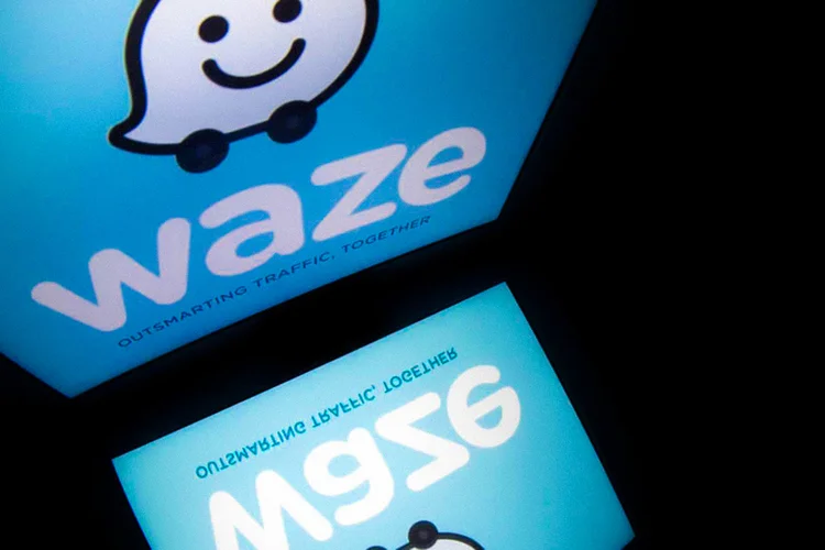 Waze e Maps juntos: união das operações deve evitar trabalho dobrado nos mapeados feito por ambos os serviços (Lionel Bonaventure/AFP)