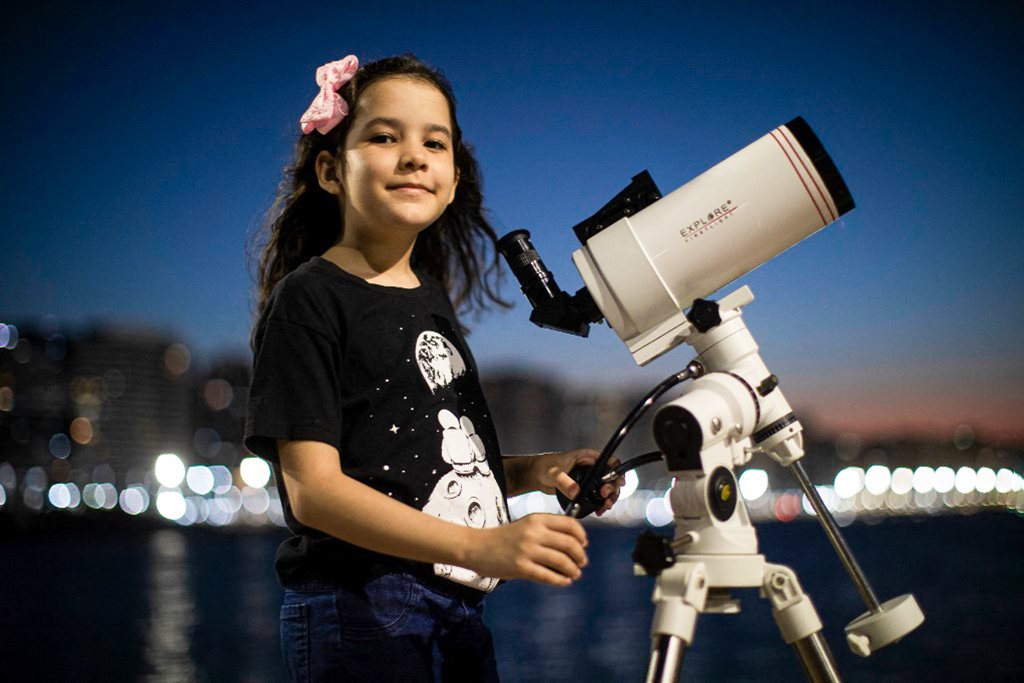 Menina de 8 anos pode se tornar pessoa mais jovem a identificar asteroides