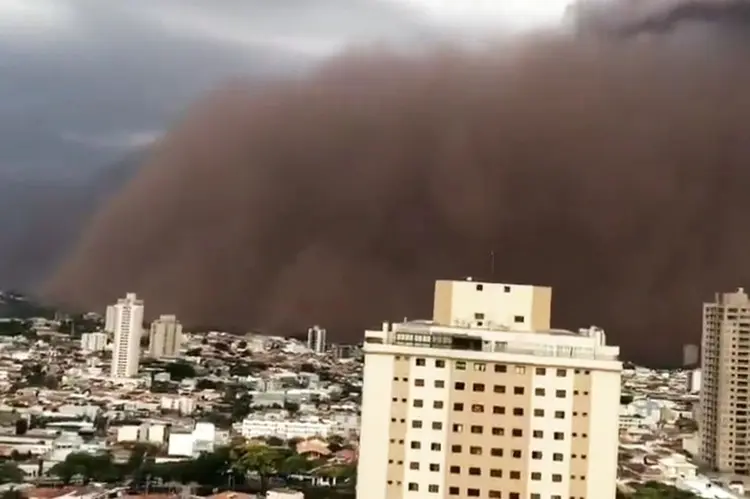 Nova tempestade de areia atinge cidades do interior de SP. (Redes sociais/Reprodução)