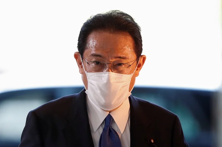 Japão: Novo premiê, Fumio Kishida, chega à sua residência oficial em Tóquio (Issei Kato/Reuters)