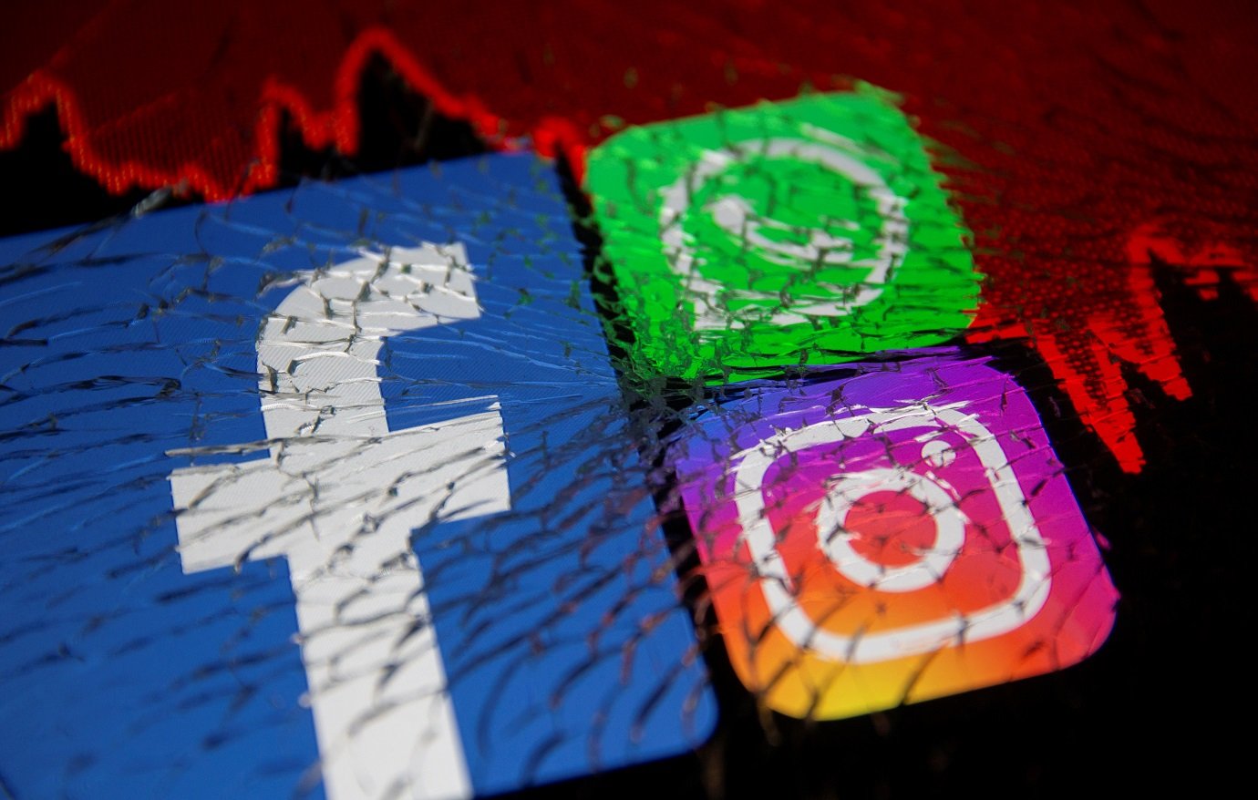 Quanto o Facebook perdeu com o apagão do WhatsApp no Brasil? Estudo mostra