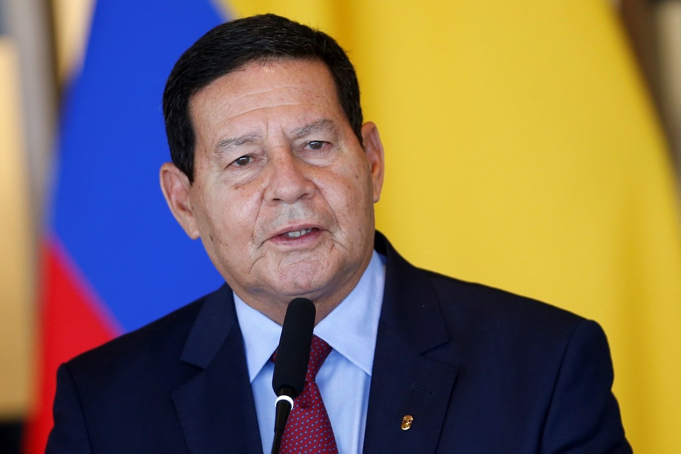 Governo quer dar 'previsibilidade' a reajustes pela Petrobras, diz Mourão