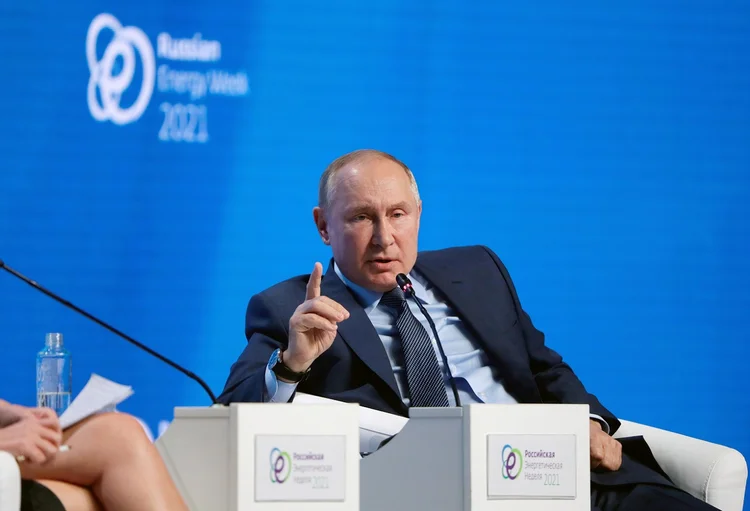 Mas Putin quer ter todas as opções possíveis à sua disposição: desde uma invasão limitada da região pró-russa de Donbas na Ucrânia até uma invasão total a grande escala do país vizinho (Sputnik/Mikhail Metzel/Pool/Reuters)