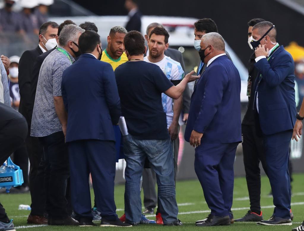 Jogos "nem sempre" são decididos em campo, diz presidente da Fifa
