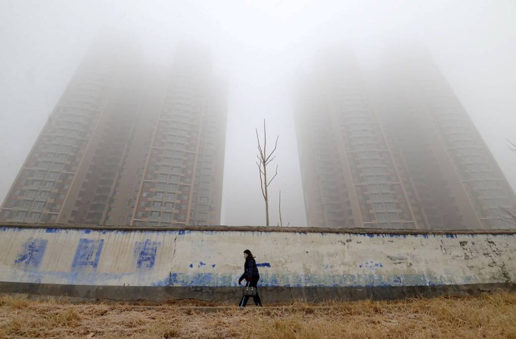 Poluição de fábricas na China dificulta meta de céu azul durante Olimpíada