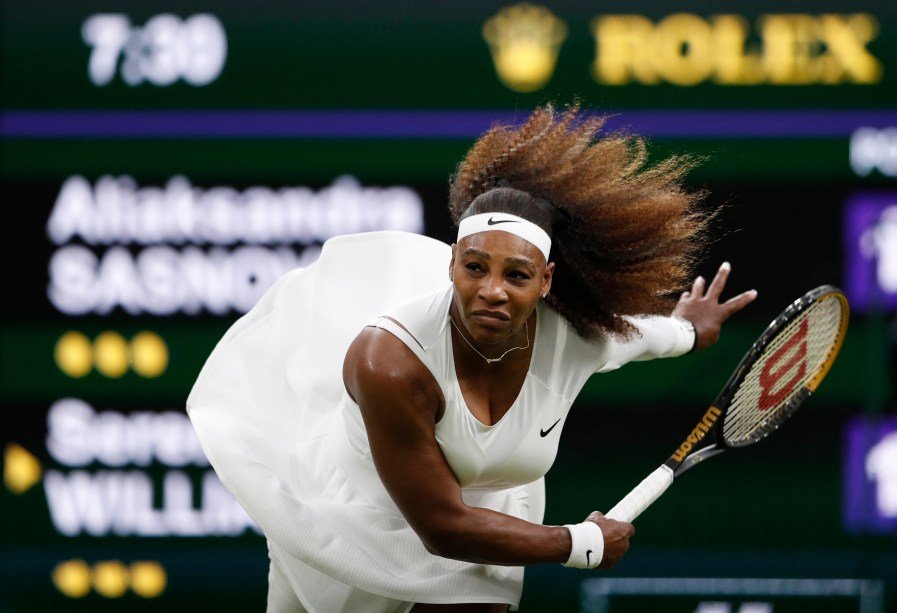2. A tenista Serena Williams embolsou 900 mil dólares em quadra e 45 milhões fora de campo em 2021.