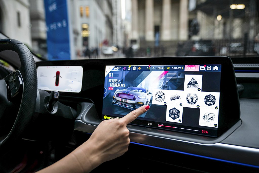Mercado chinês procura por apps de karaokê em carros da BMW