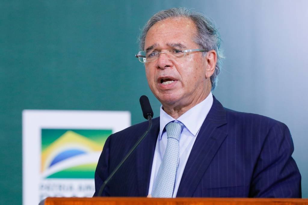 Guedes: o ministro afirmou ainda que o Brasil tem 700 bilhões de reais em investimentos contratados (Isac Nóbrega/PR/Flickr)