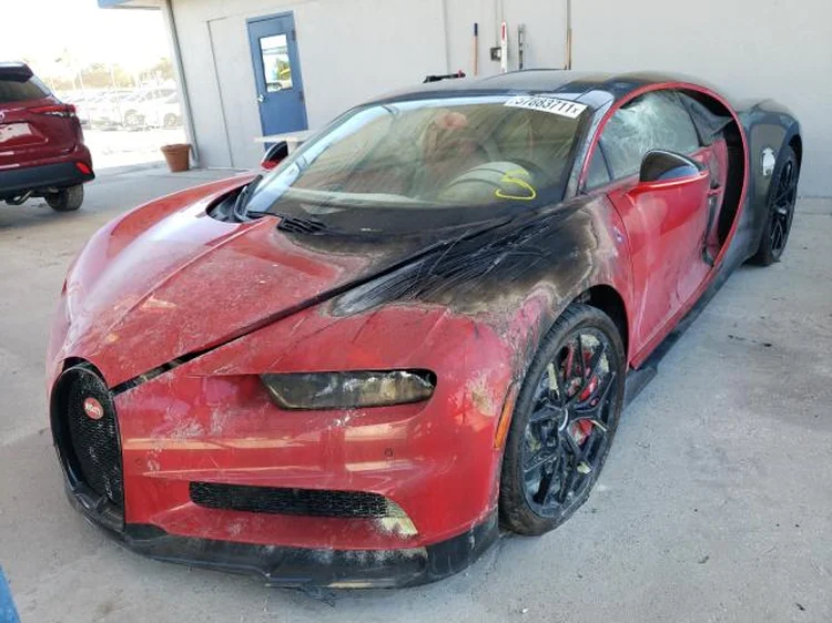 Bugatti Chiron: as autoridades ainda não descobriram os responsáveis pelo incêndio criminoso.  (Copart/Divulgação)