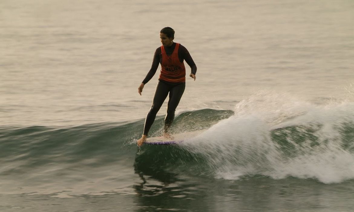 Chloé Calmon fica em terceiro no Circuito Mundial de Longboard