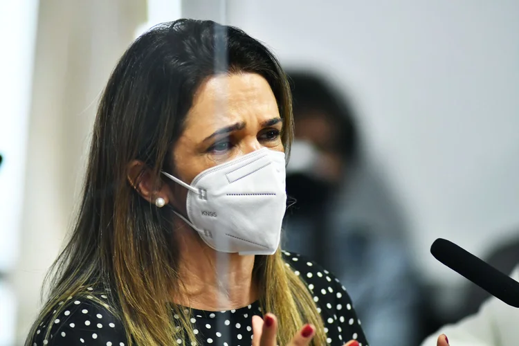  Nesta segunda (18) a CPI do COVID-19, ouviu os depoimentos de pessoas que foram atingidas com perdas de familiares durante a pandemia ou contrariam o novo coronavírus. Na foto, Katia Castilho dos Santos durante relado na CPI. (ANTONIO MOLINA/FOTOARENA/FOTOARENA/Estadão Conteúdo)