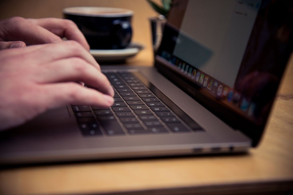 Windows ou macOS: qual o melhor sistema operacional para a sua profissão?