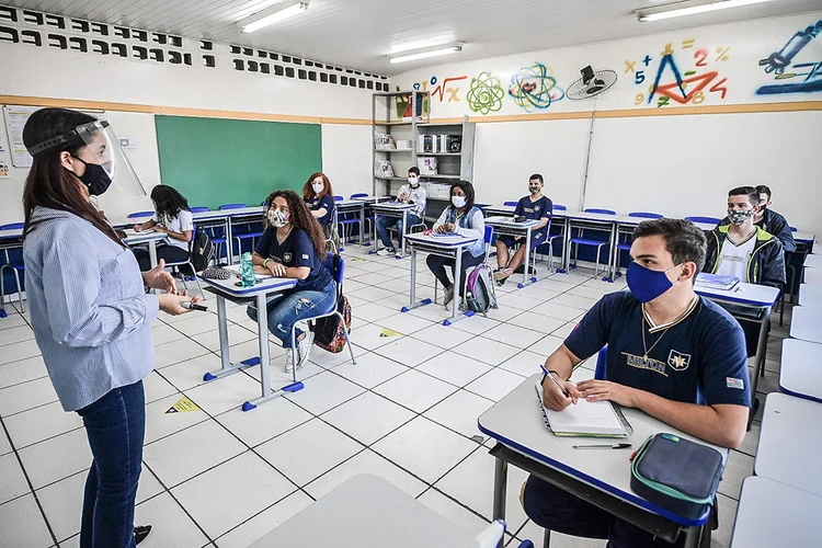 Tripé escola, alunos e pais só traz benefícios para o aprendizado (NELSON ALMEIDA/AFP/Getty Images)