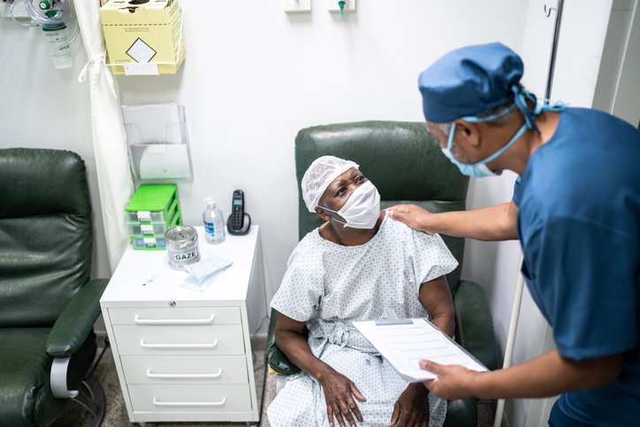 Paciente recebendo atendimento. (Foto/Getty Images)