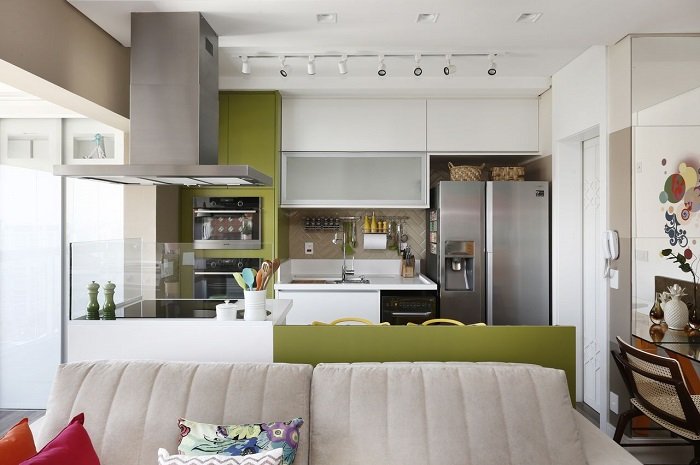 É possível ter uma cozinha compacta mas com espaço e estiloso. (Viva Decora/Divulgação)