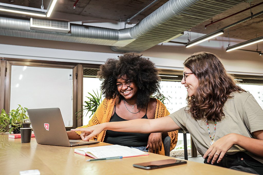 VTEX oferece bolsas para negros em formação sobre e-commerce