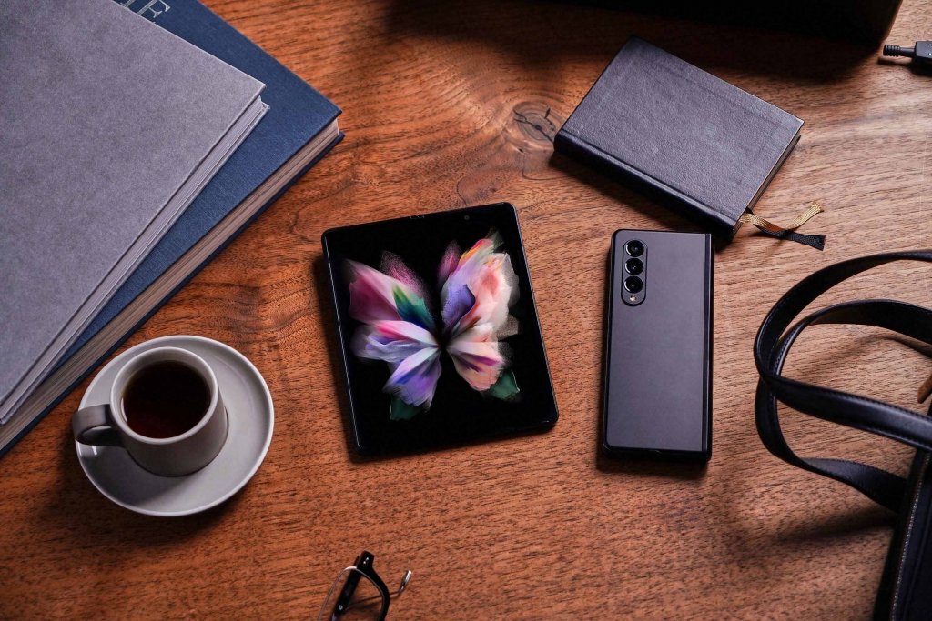 Smartphones dobráveis: eles representam não apenas um novo design e uma forma de interagirmos com os aparelhos, mas sobretudo novas possibilidades de uso (Samsung/Divulgação)