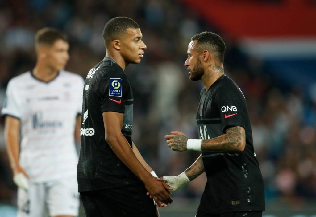 Mbappé não descarta ficar no PSG e diz que fez as pazes com Neymar