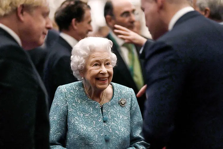 Rainha Elizabeth II: rainha deve comparecer pessoalmente a três compromissos em março (Alastair Grant/Reuters)