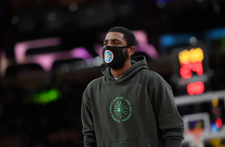 Kyrie Irwing, do Brooklin Nets, é um conhecido opositor da vacinação (Kevork Djansezian / Correspondente/Getty Images)