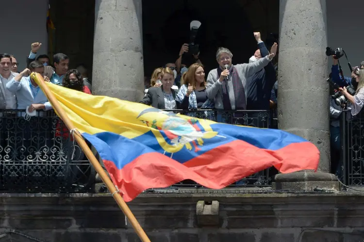 Lasso, presidente do Equador, em discurso a apoiadores: congelamento dos preços dos combustíveis (AFP/AFP)