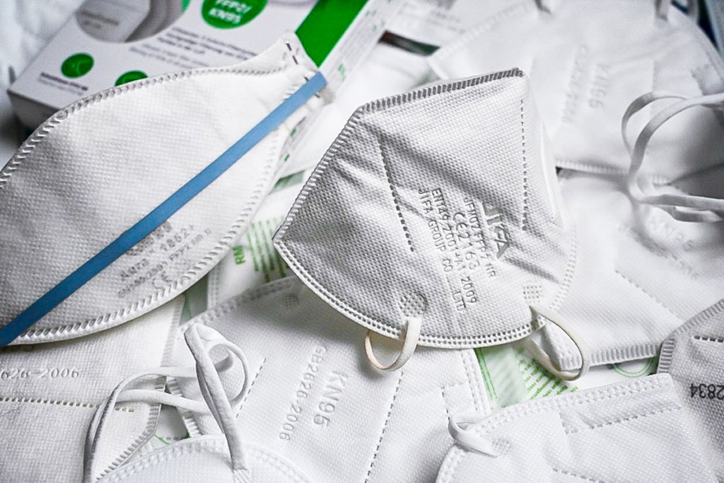 Liberação de máscara em locais fechados: saiba onde você ainda deve usar