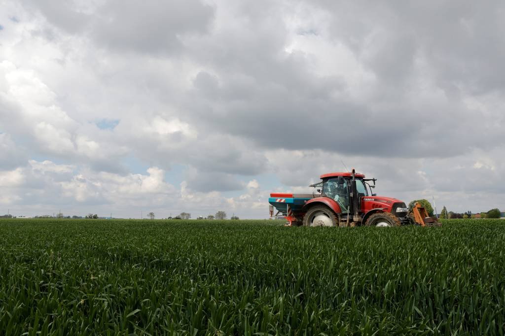 Bolsonaro pede ajuda da OMC para garantir acesso a fertilizantes