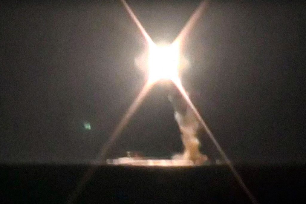 Rússia faz teste de míssil hipersônico de submarino