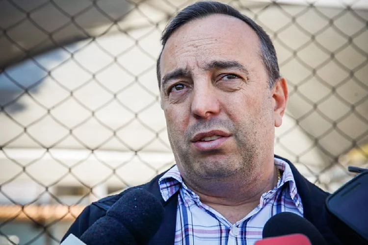 O deputado delegado, Fernando Francischini, concede entrevista aos jornalistas (Tânia Rêgo/Agência Brasil)