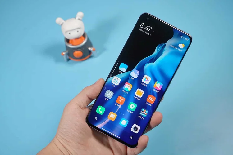 O Mi Mix 4, da Xiaomi, oferece capacidade de carregamento de 120 W que recarrega em 15 minutos (Xiaomi/Reprodução)