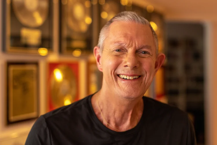 Richard Carpenter posa para foto em sua casa na Califórnia. (Mike Blake/Reuters)