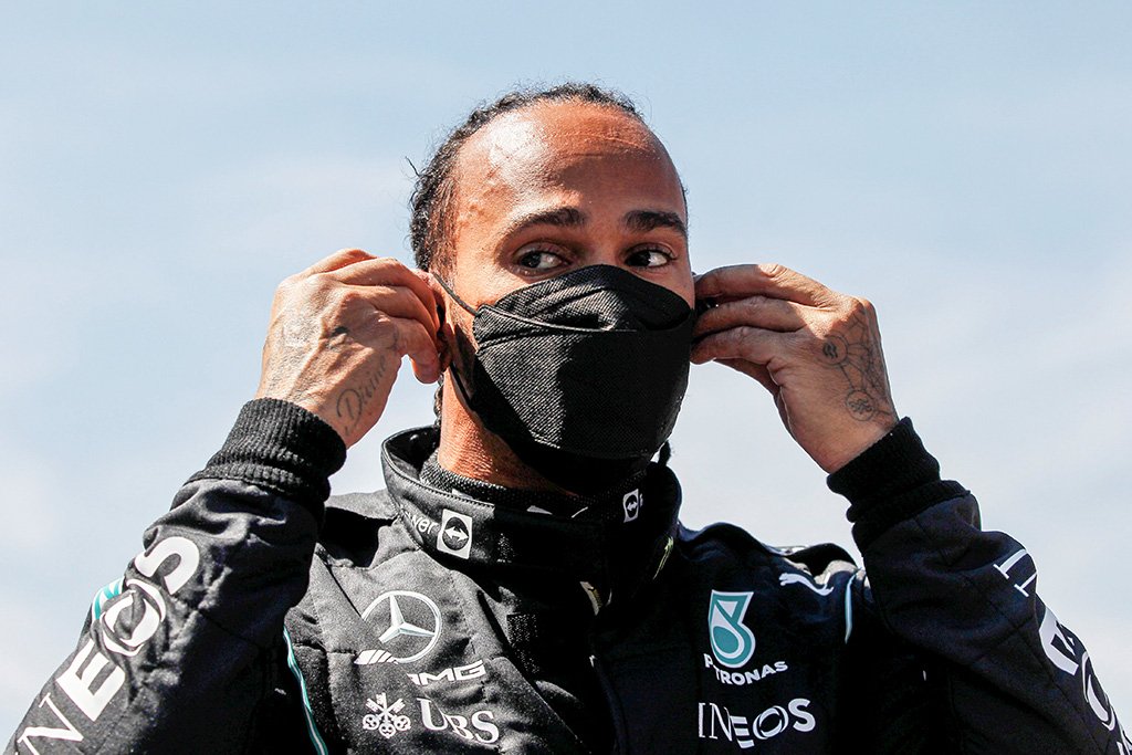 Hamilton espera ver Neymar em jogo antes de corrida da F1 no Brasil