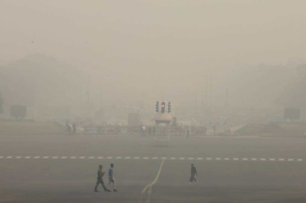 Nova Délhi, capital da Índia, fechará escolas após alto nível de poluição