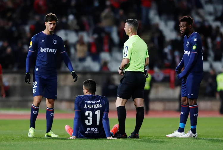 Cerca de 145 ex-jogadores profissionais participaram do estudo. Cinquenta e cinco deles têm mais de 65 anos (Pedro Nunes/Reprodução)