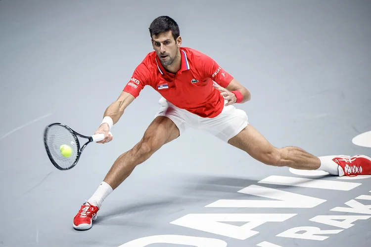 Novak Djokovic durante partida da Copa Davis em Innsbruck, na Áustria. (Leonhard Foeger/Reuters)