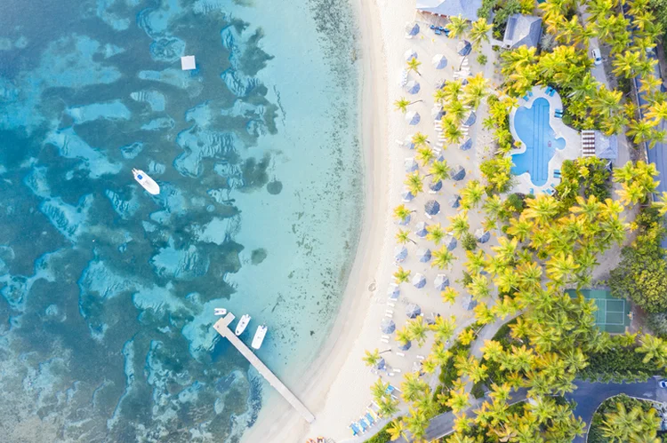 Conhecida por suas belas praias no mar do Caribe, Barbados será o primeiro país com uma embaixada virtual no metaverso (Roberto Moiola / Sysaworld/Getty Images)