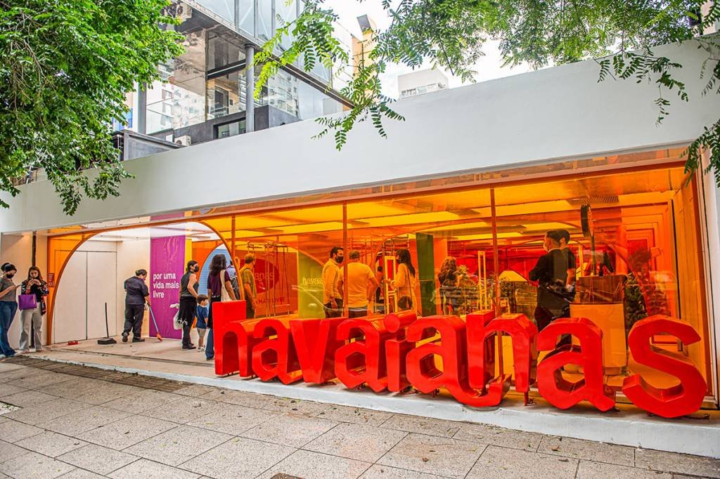 Havaianas reinaugura loja conceito 'instagramável' em São Paulo