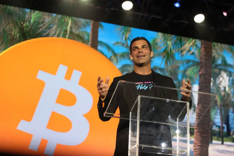 Prefeito de Miami, Francis Suarez discursa na Bitcoin 2021 Convention, que aconteceu na cidade (Joe Raedle/Getty Images)