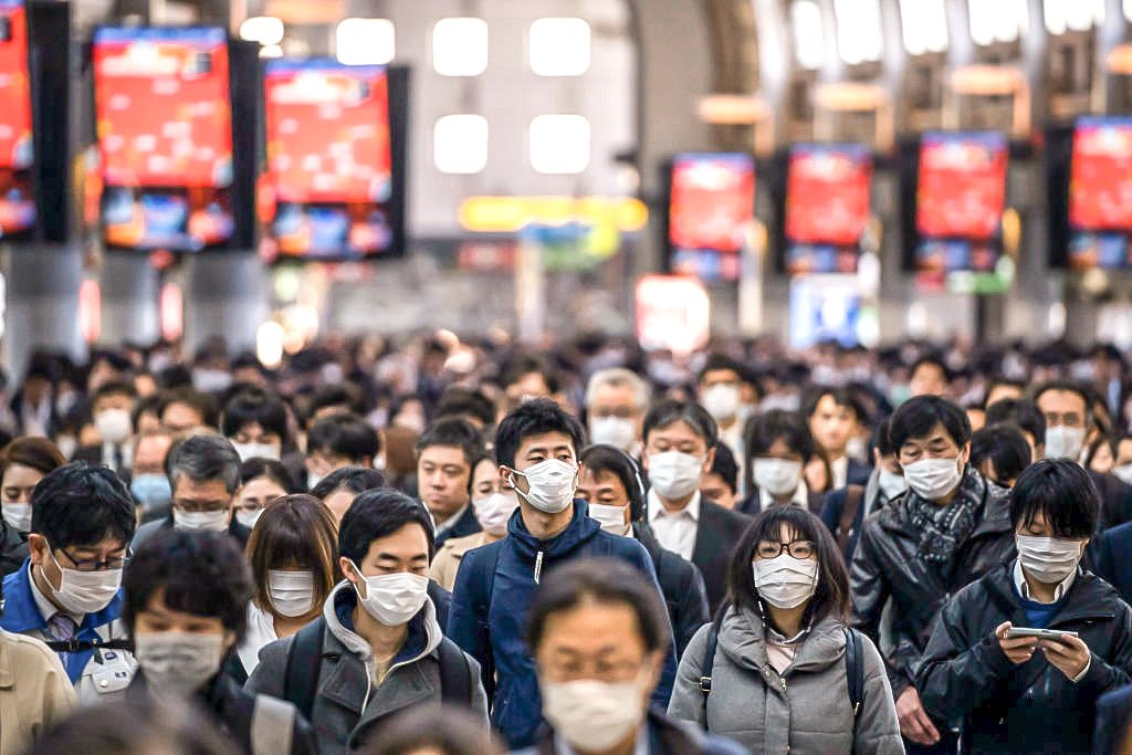 Três semanas após flexibilizar algumas restrições, o Japão decidiu implantar controles rígidos de fronteira (Tomohiro Ohsumi/Getty Images)
