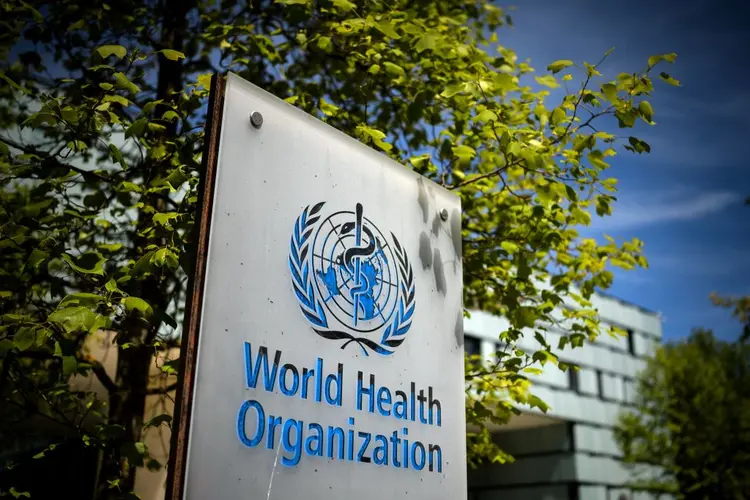 Dentre os organismos cujo pagamento ocorrerá está a Organização Mundial da Saúde (OMS) (FABRICE COFFRINI/Getty Images)