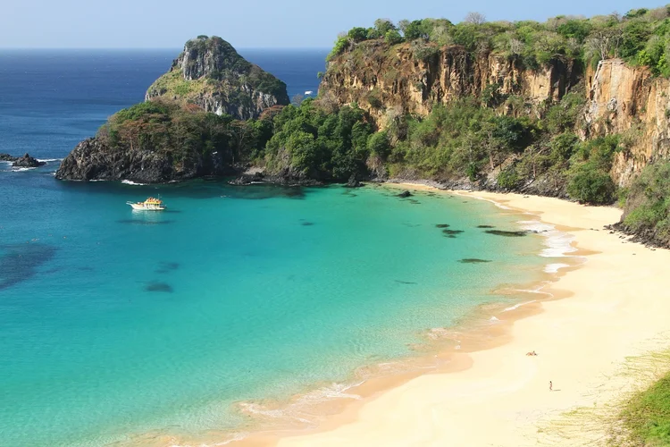 Praia do Sancho, Fernando de Noronha. (João Vianna/Getty Images)